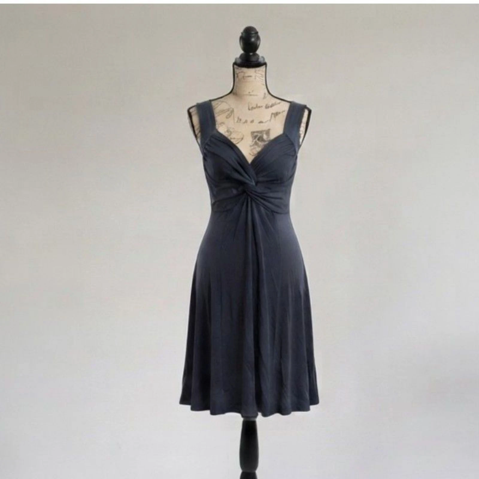 Robe grise taille 36 très bon état